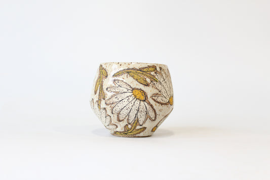 019. White Daisy Mug - 11oz.