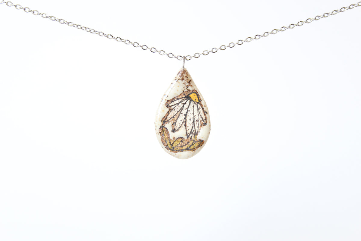 124. White Daisy Disk Necklace - .75" x 1.5"