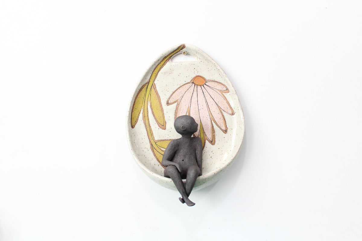 065. Pink Coneflower Wall Buddy. Speckled Clay. 9" x 7 1/4" x 3 1/4"