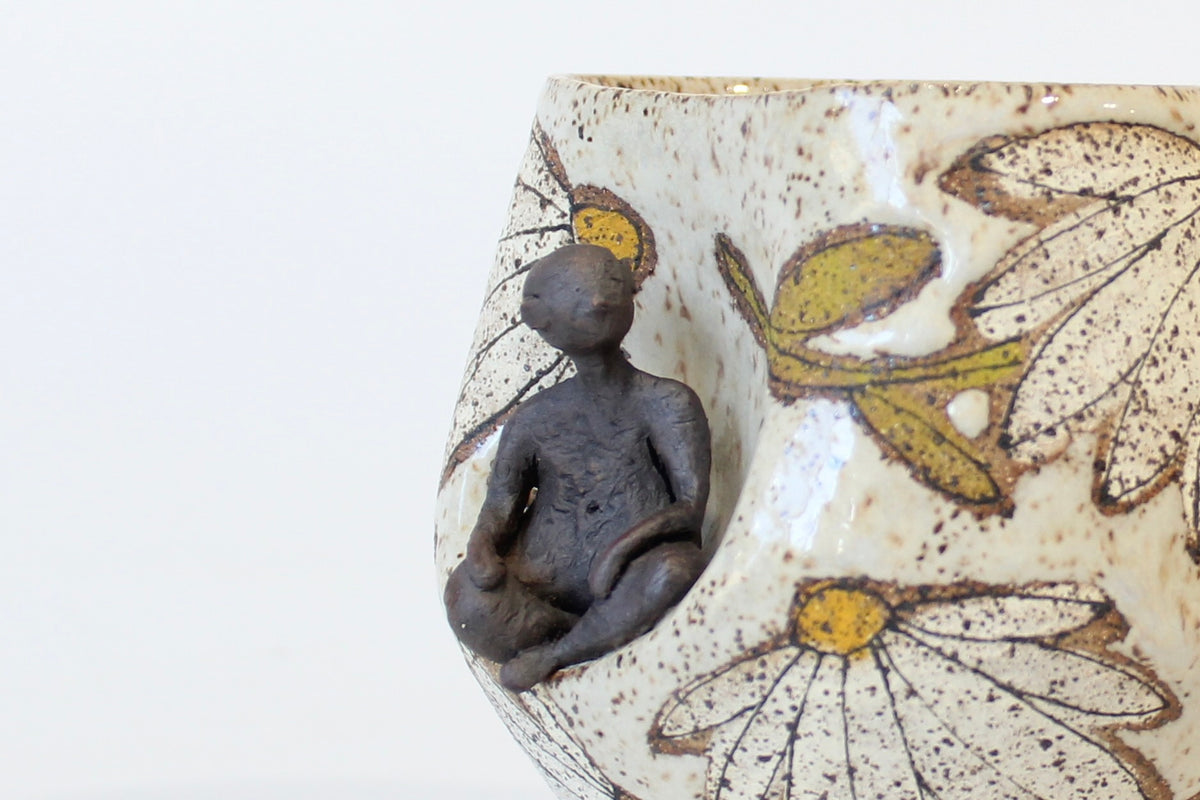 003. White Daisy Buddy Mug - 12oz.