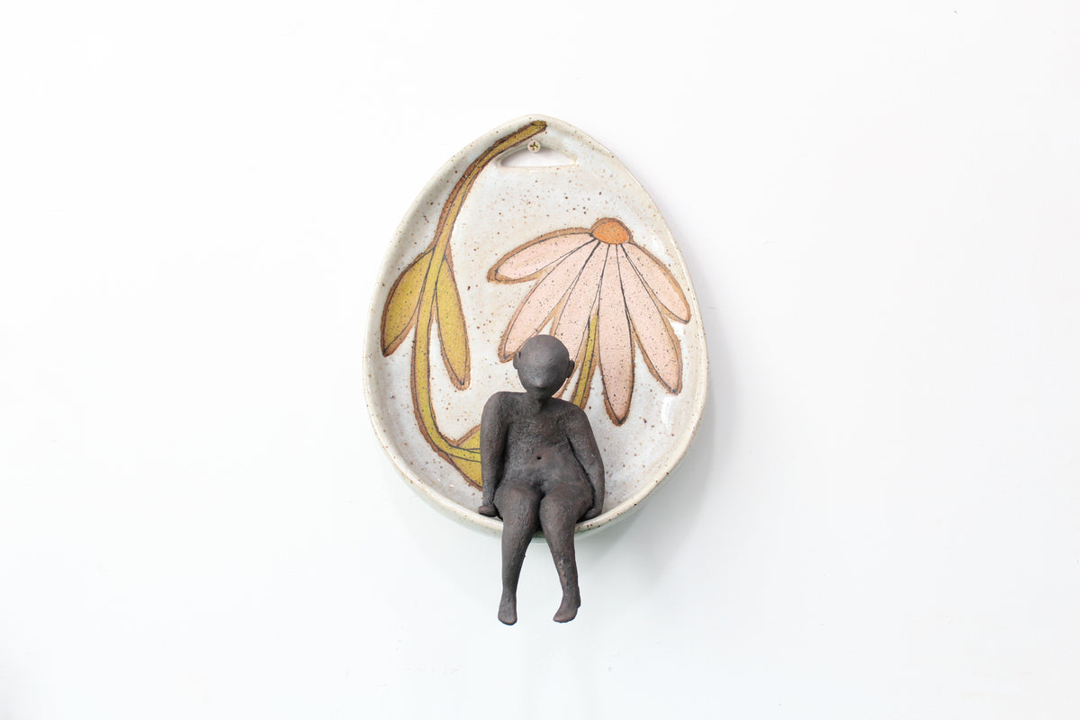 066. Pink Coneflower Wall Buddy. Speckled Clay. 9" x 7 1/4" x 3 1/4"