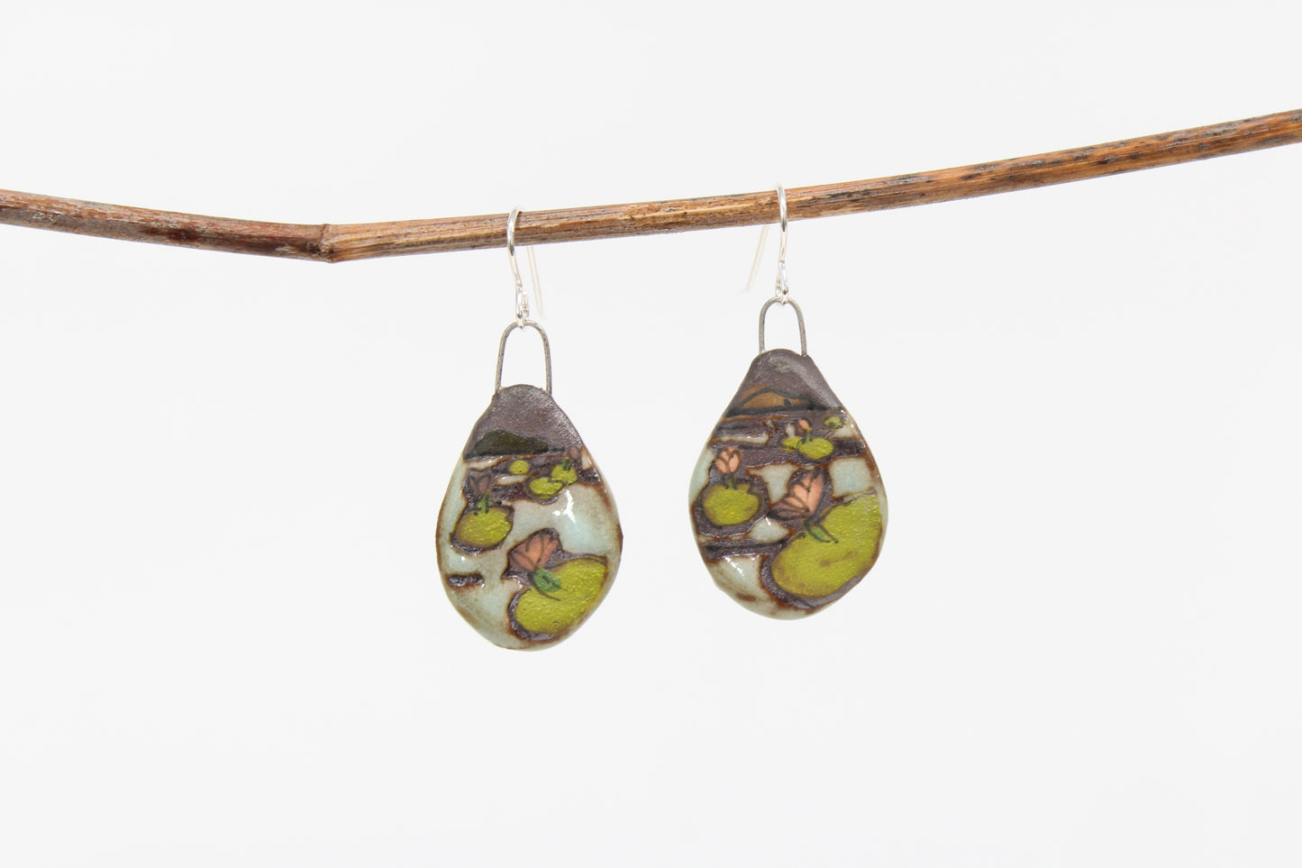 091. Lily Pad Disk Earrings - 1"