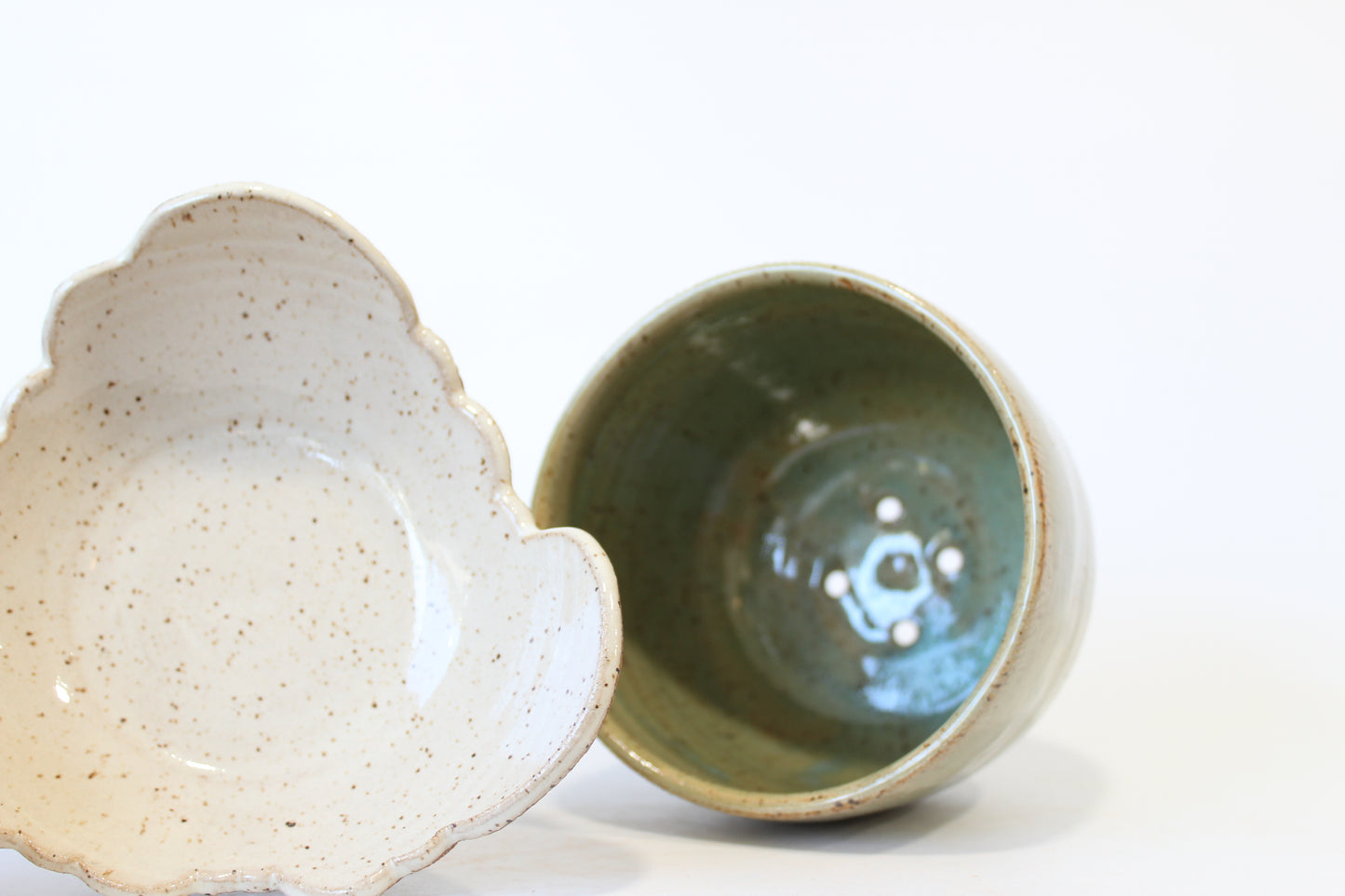 042. Textured Cloud Planter with Tray - medium pot- 4.75''h x 5.5''w