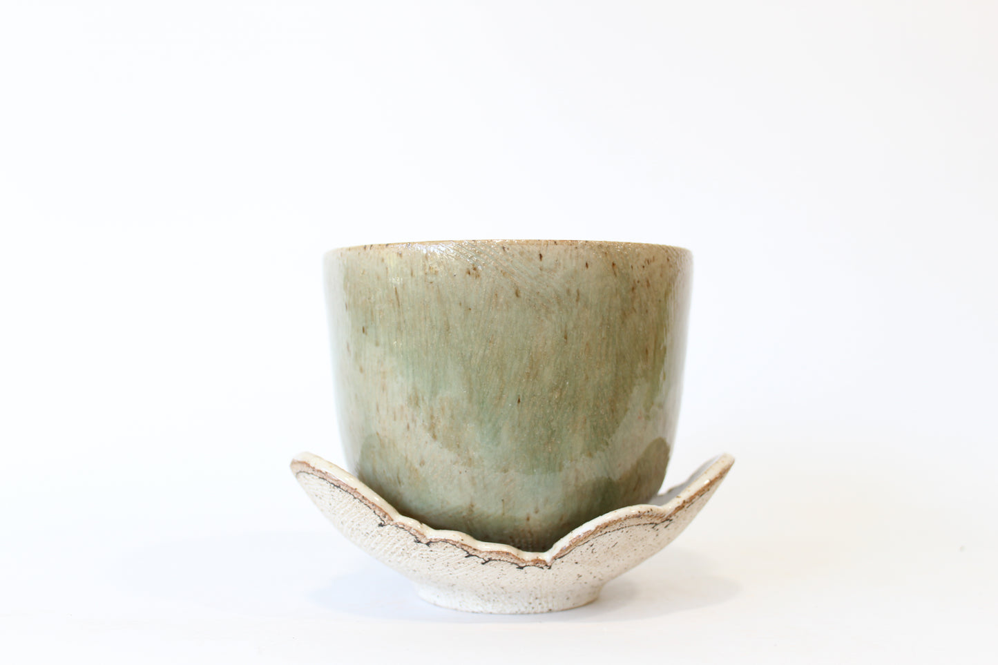 044. Textured Cloud Planter with Tray -Medium - 4.5''h x 5.75''w