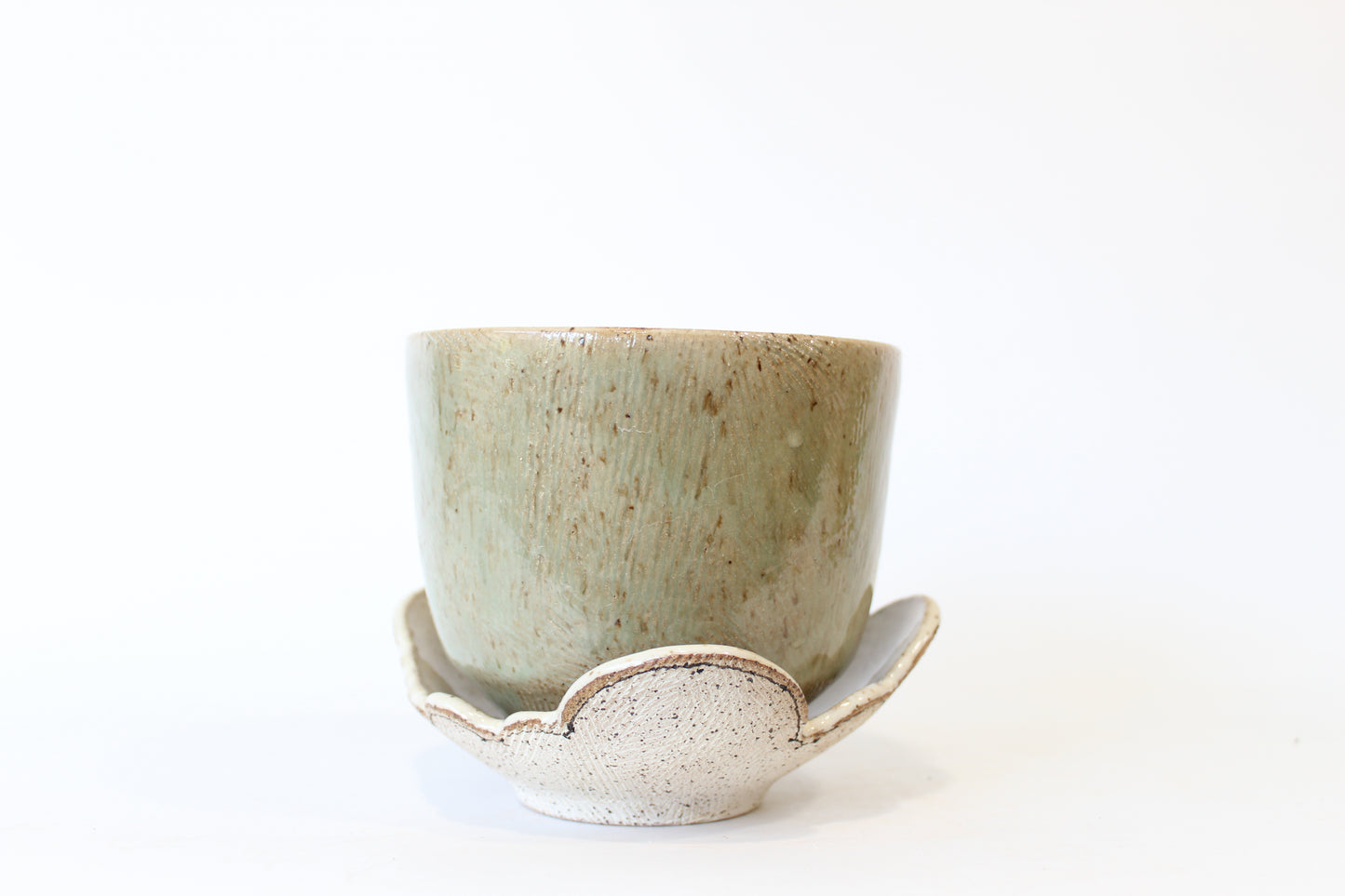 044. Textured Cloud Planter with Tray -Medium - 4.5''h x 5.75''w