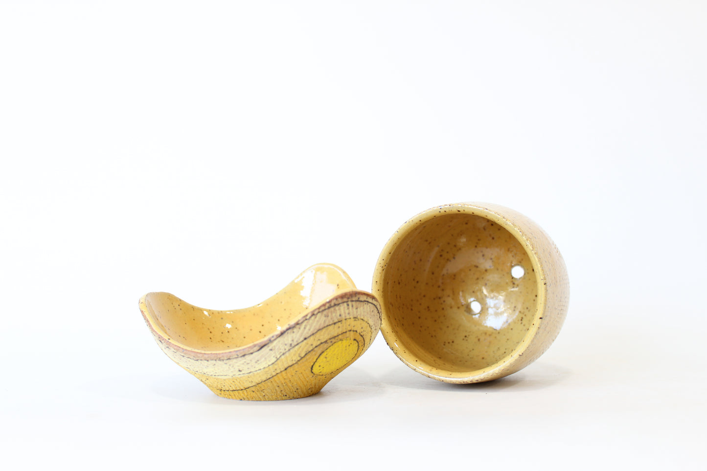 047. Textured Yellow Wave with Circles Planter with Tray - small pot - 3.5''h x 4.5''w