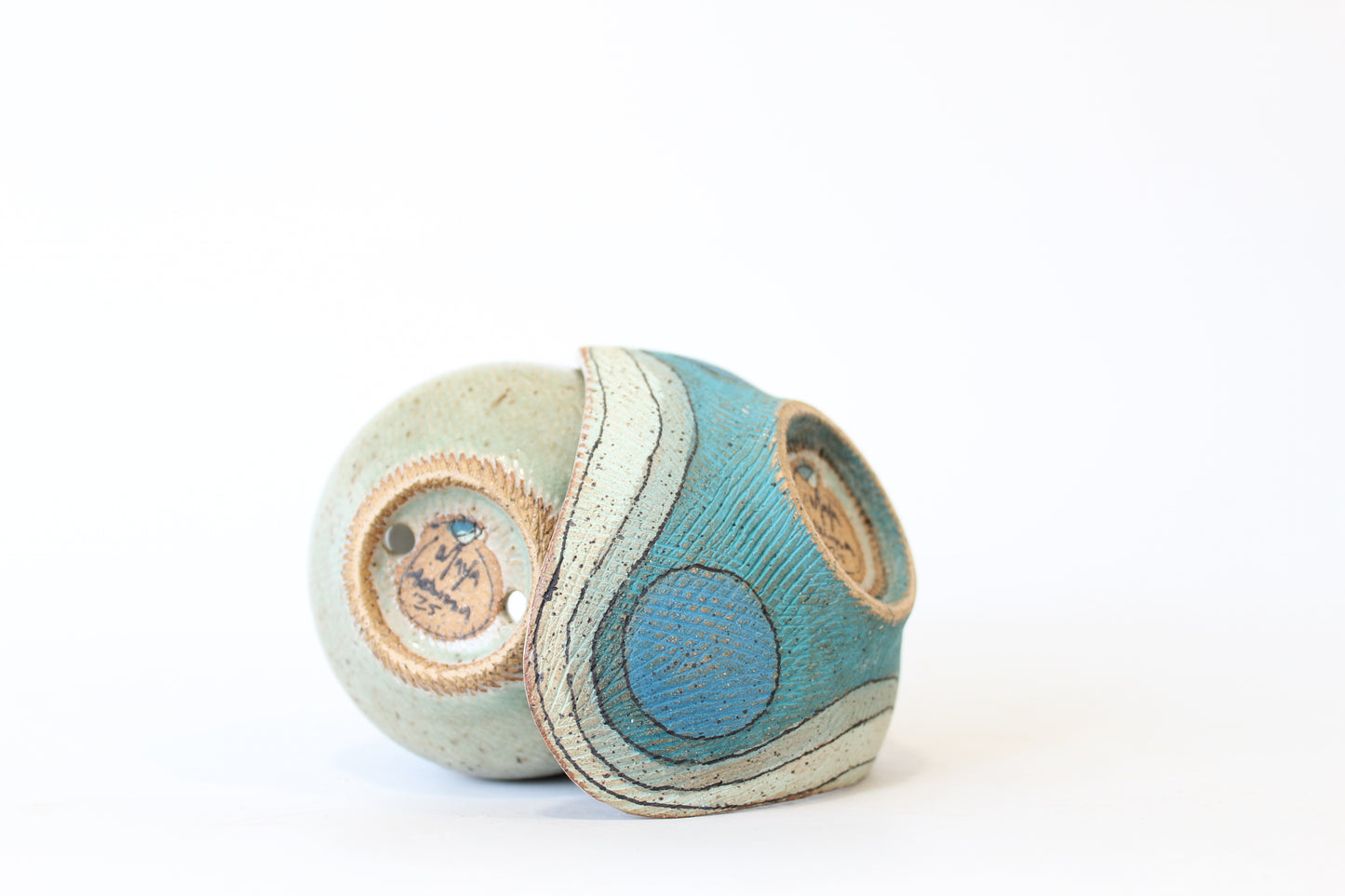 048. Textured Blue Wave with Circles Planter with Tray - small pot - 3.5''h x 4.5''w