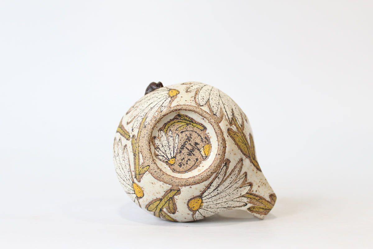 003. White Daisy Buddy Mug - 12oz.