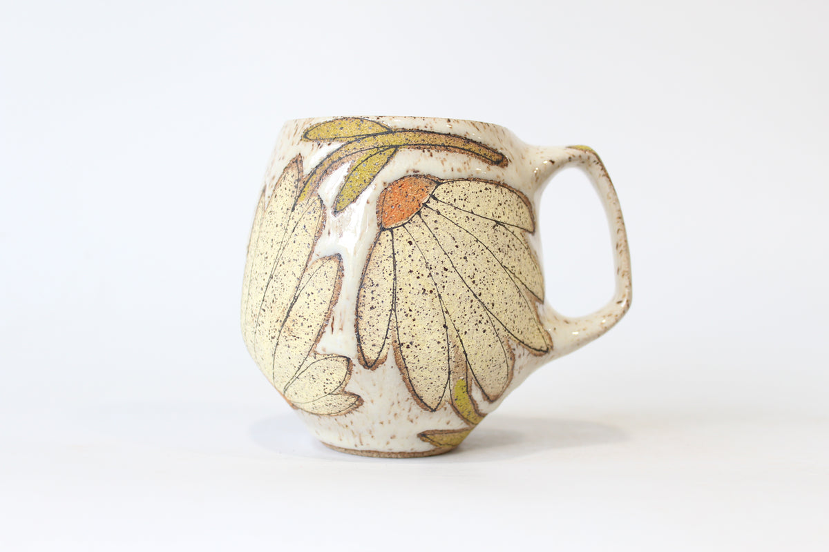 010. Yellow Coneflower Mug - 20oz.