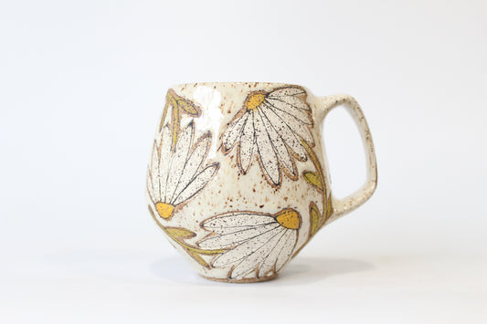 017. White Daisy Mug - 20oz.