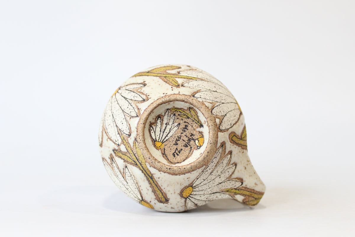 017. White Daisy Mug - 20oz.