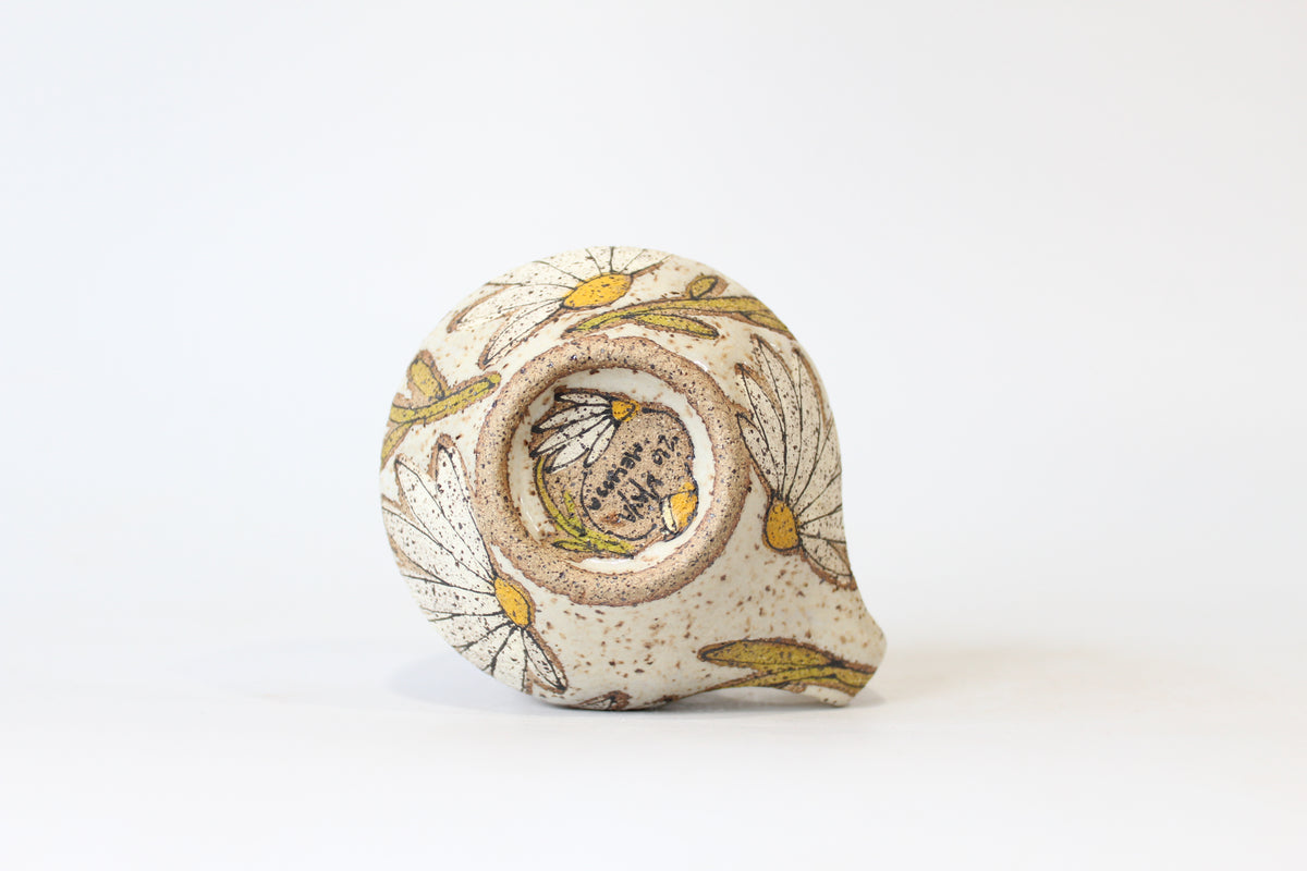 018. White Daisy Mug - 12oz.