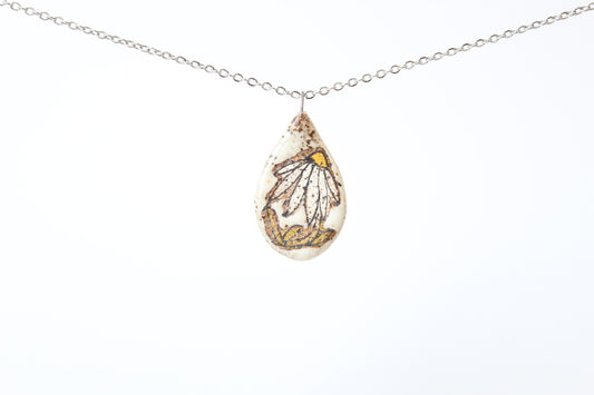 124. White Daisy Disk Necklace - .75" x 1.5"