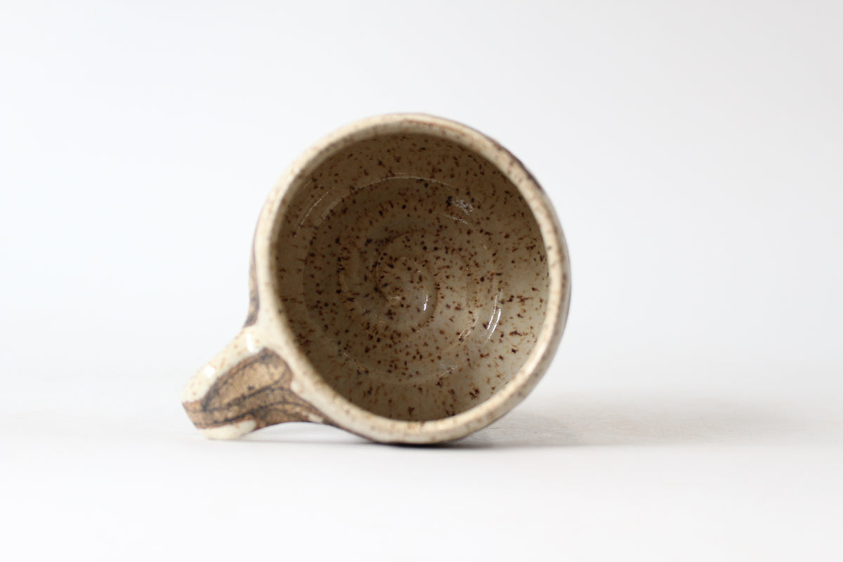 042. Coneflower Outline Mug - 16oz.