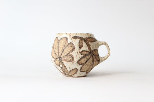 043. Flower Outline Mug - 12oz.