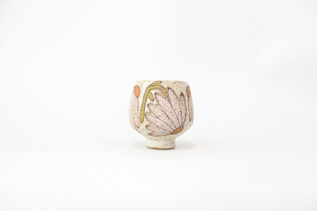 051. White Daisy Cup (no handle) - 10oz.