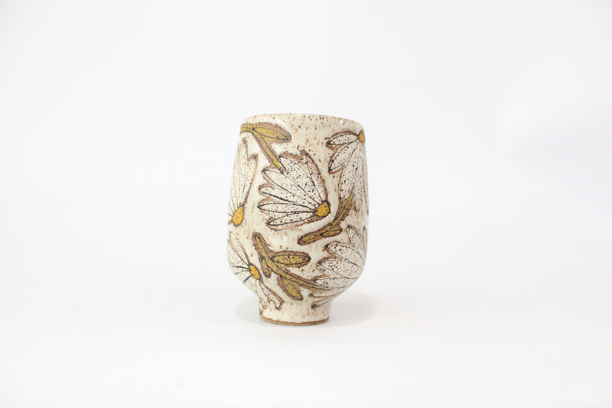 053. White Daisy Cup (no handle) - 17oz.