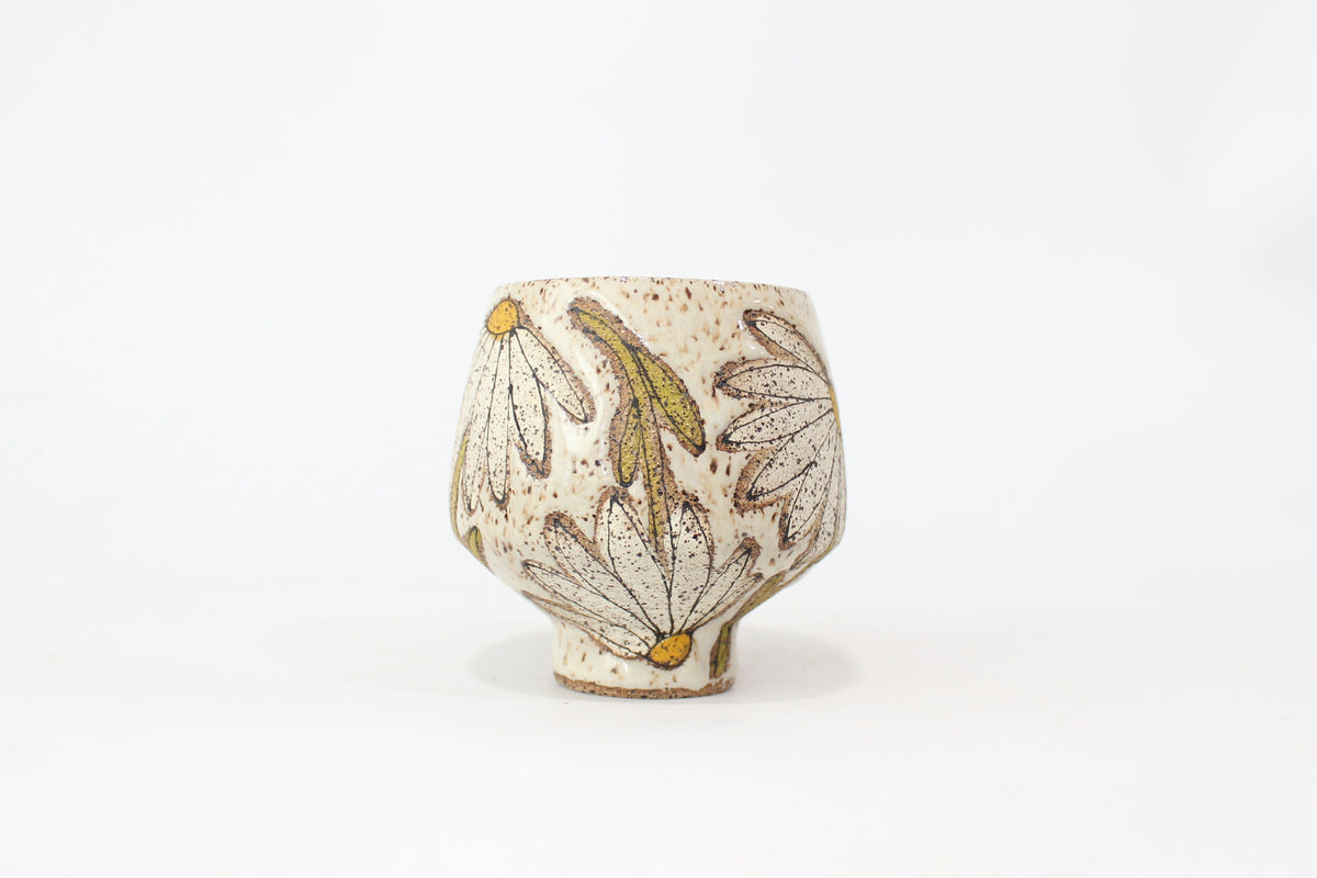 054. White Daisy Cup (no handle) - 12oz.
