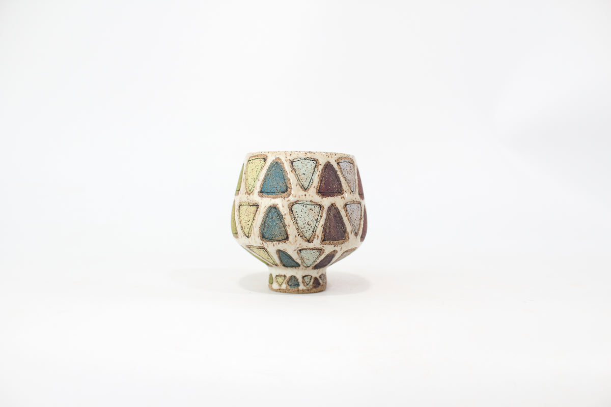 058. Rainbow Triangles Cup (no handle) - 10oz.