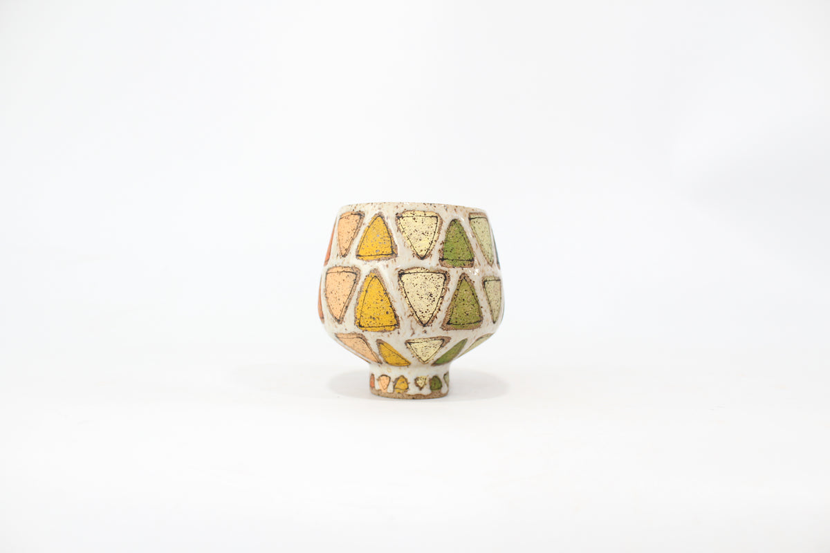 058. Rainbow Triangles Cup (no handle) - 10oz.